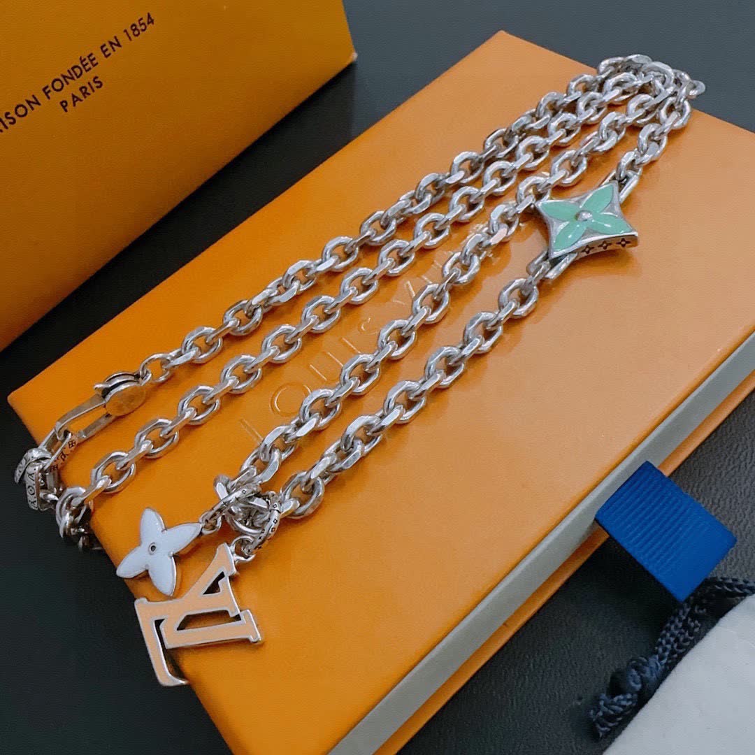 Louis Vuitton Silver Chain Necklace with Star and Letter 'N' Design